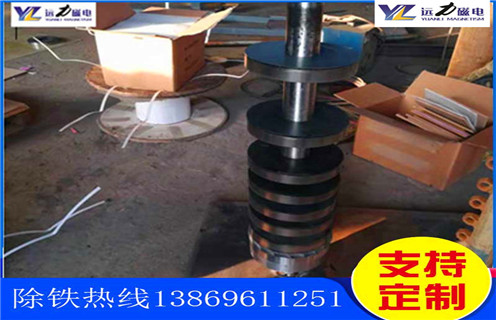 赤鐵礦磁選機(jī)，赤鐵礦磁選機(jī)在磁輥轉(zhuǎn)到前端位置時(shí)注意的問題！_赤鐵礦磁選機(jī)在磁輥轉(zhuǎn)到前端位置時(shí)注意的問題！廠家_除鐵強(qiáng)磁輥